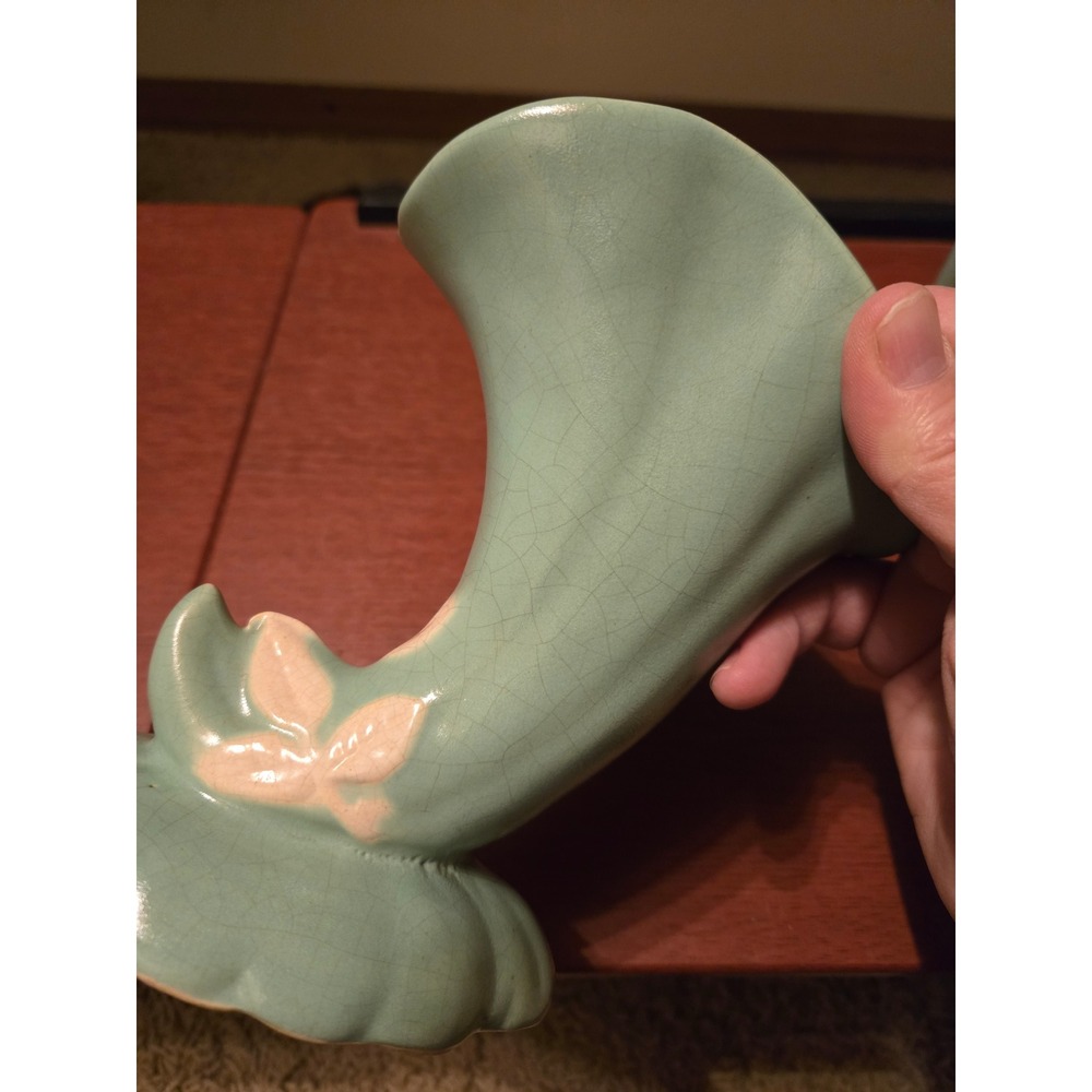 Vintage 1930s Weller Pottery Cameo Rose Set -Rectangular Vase & Cornucopia Vase - Picture 8 of 9